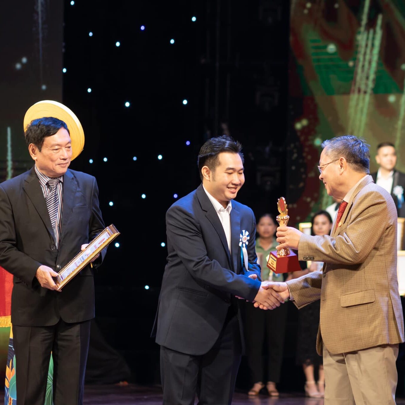 AK Holding - Việt làm tại Nhật chất lượng cho người Việt Nam